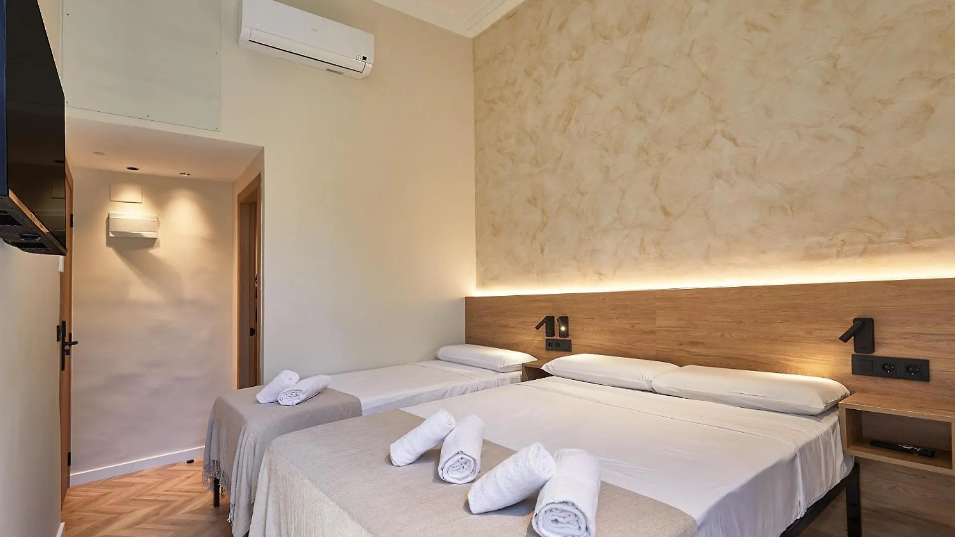 ** Guest house Ella Hostel Boqueria Barcelona Spain