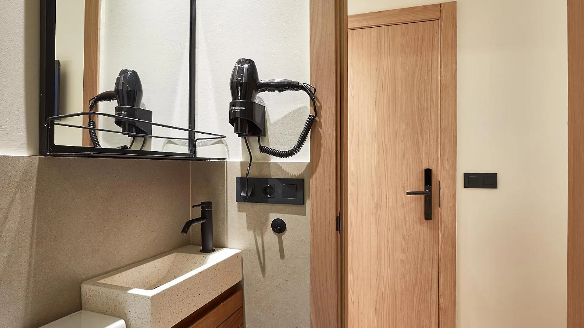 Ella Hostel Boqueria Барселона Гостевой дом
